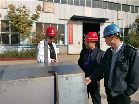 歡迎南陽(yáng)的客戶(hù)到偉志模板參觀考察