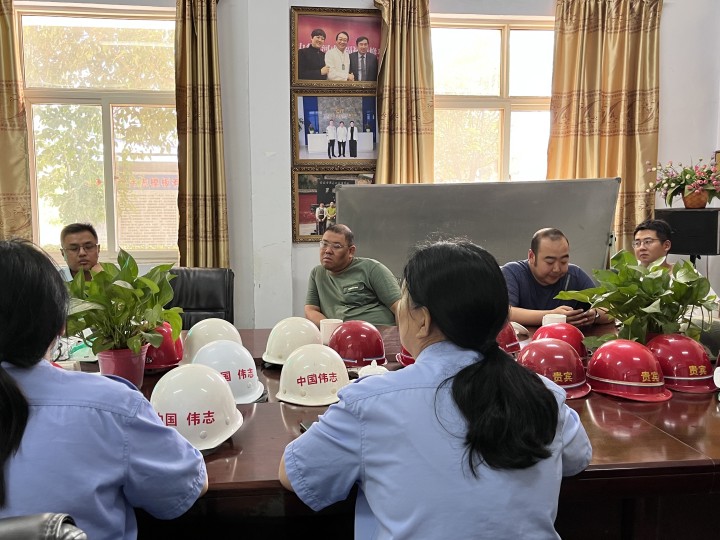 熱烈歡迎陽新各位客戶到訪偉志模板驗(yàn)貨